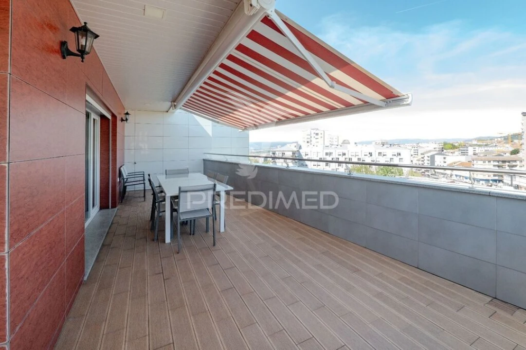 Apartamento T5 para Venda em Braga (Maximinos, Sé e Cividade) Foto 4