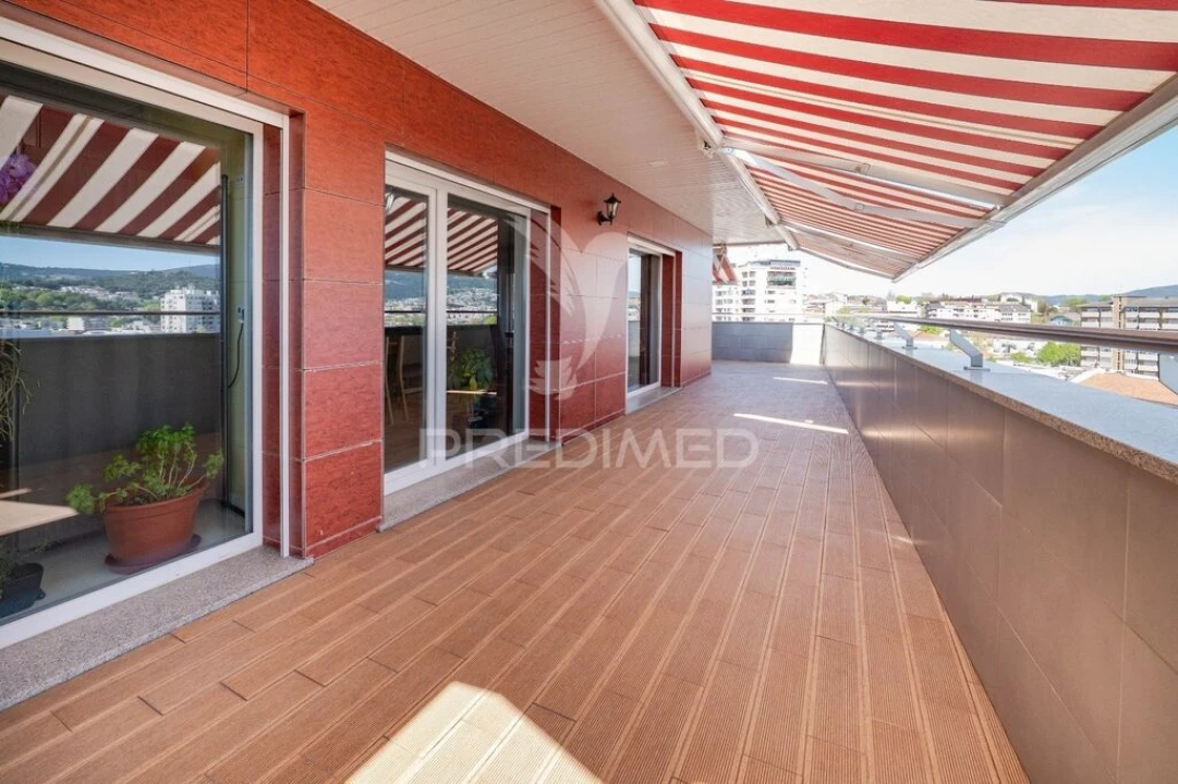 Apartamento T5 para Venda em Braga (Maximinos, Sé e Cividade) Foto 6
