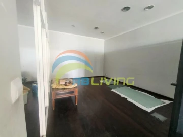 Loja para Arrendamento em Funchal (Santa Maria Maior)