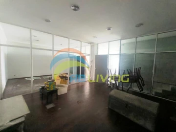 Loja para Arrendamento em Funchal (Santa Maria Maior)