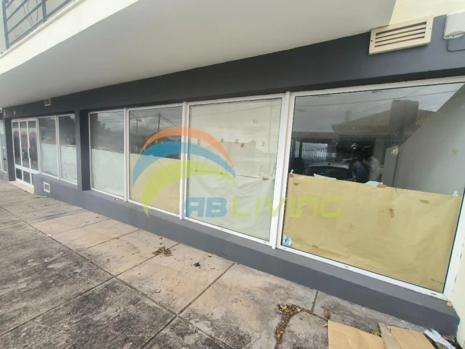 Loja para Arrendamento em Funchal (Santa Maria Maior) Foto 2