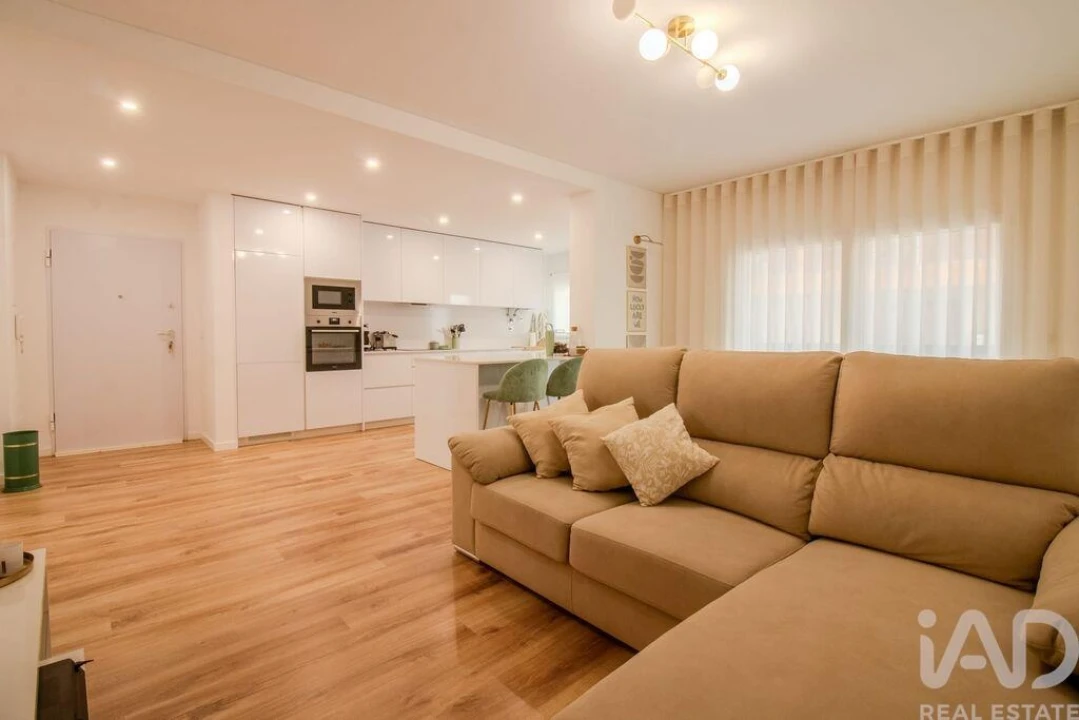 Apartamento T3 para Venda em Bombarral e Vale Covo Foto 11