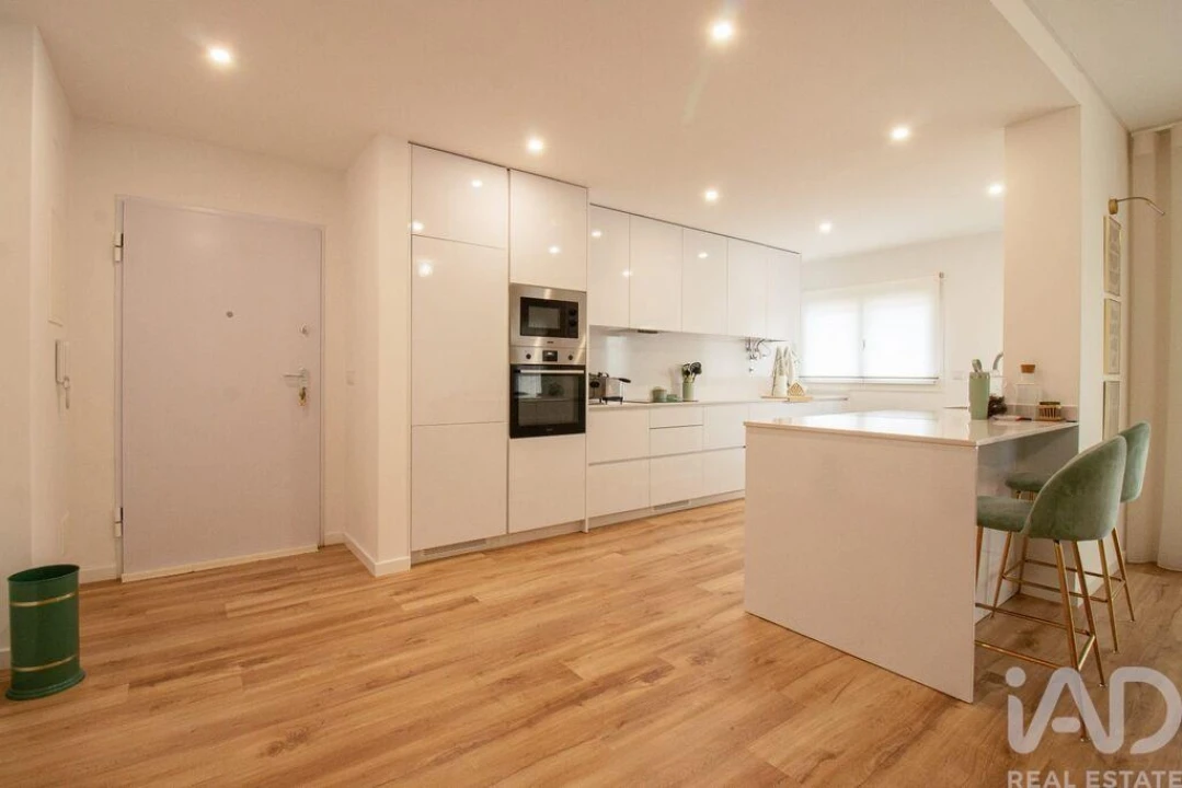 Apartamento T3 para Venda em Bombarral e Vale Covo Foto 13