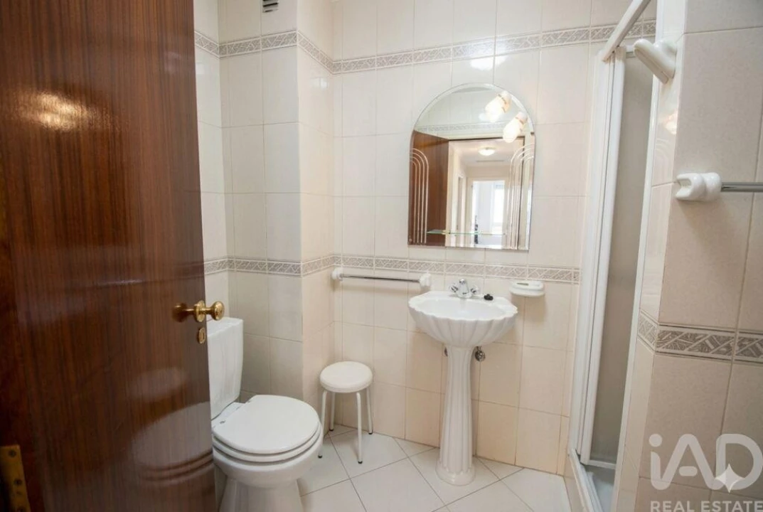 Apartamento T2 para Venda em Quarteira Foto 14