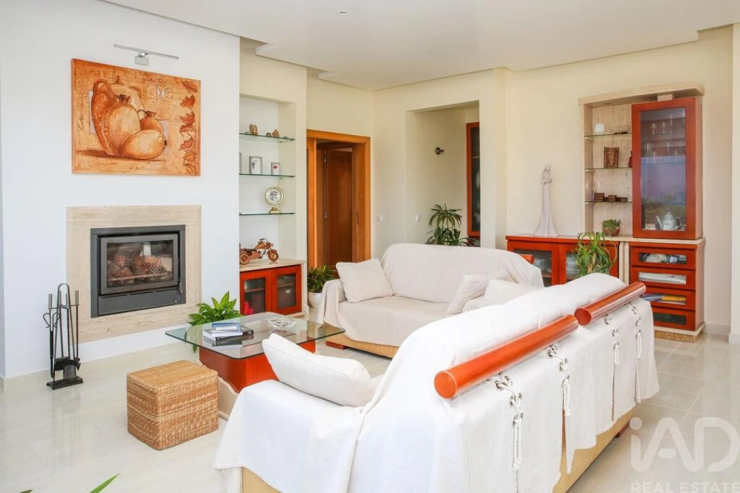 Moradia T2 para Venda em Encarnação Foto 26