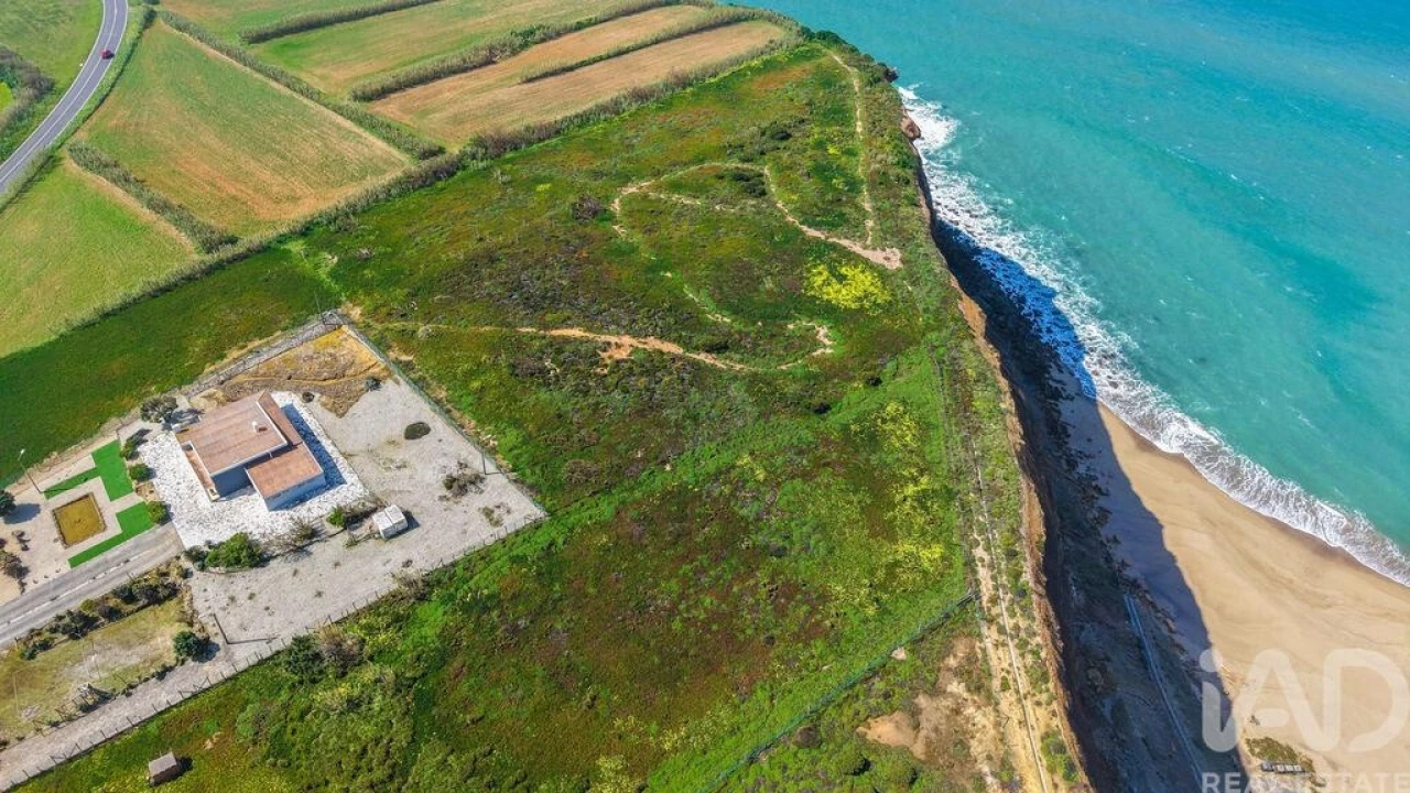 Moradia T2 para Venda em Encarnação Foto 3