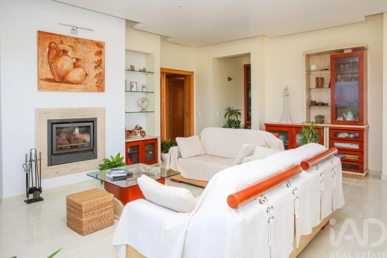 Moradia T2 para Venda em Encarnação Foto 26