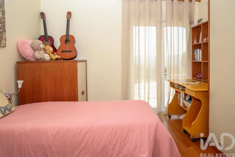 Moradia T2 para Venda em Encarnação Foto 34