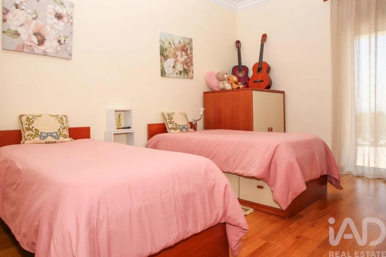 Moradia T2 para Venda em Encarnação Foto 33