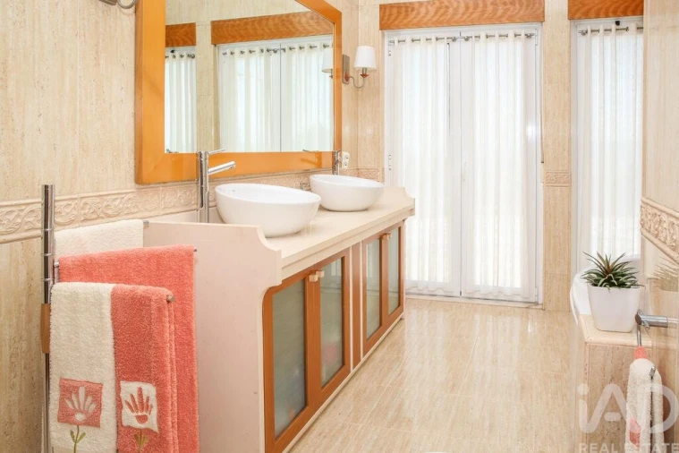 Moradia T2 para Venda em Encarnação Foto 30