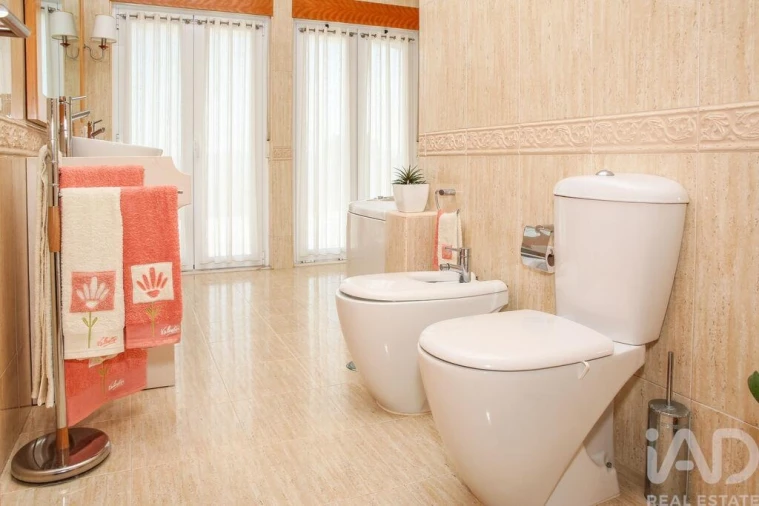 Moradia T2 para Venda em Encarnação Foto 31