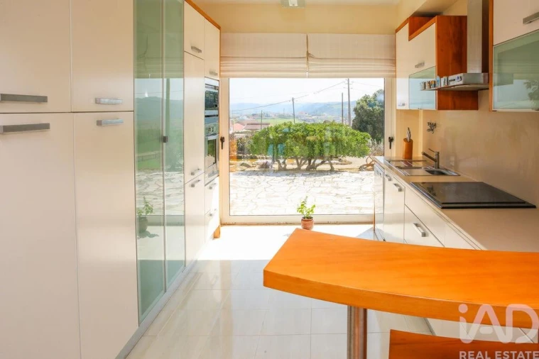 Moradia T2 para Venda em Encarnação Foto 20