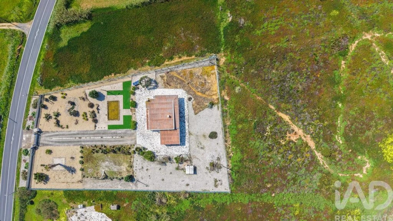 Moradia T2 para Venda em Encarnação Foto 5