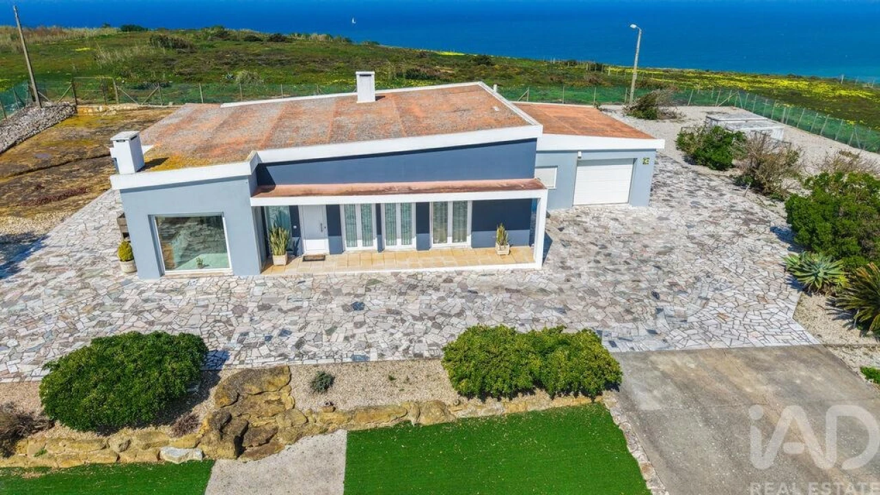 Moradia T2 para Venda em Encarnação Foto 10