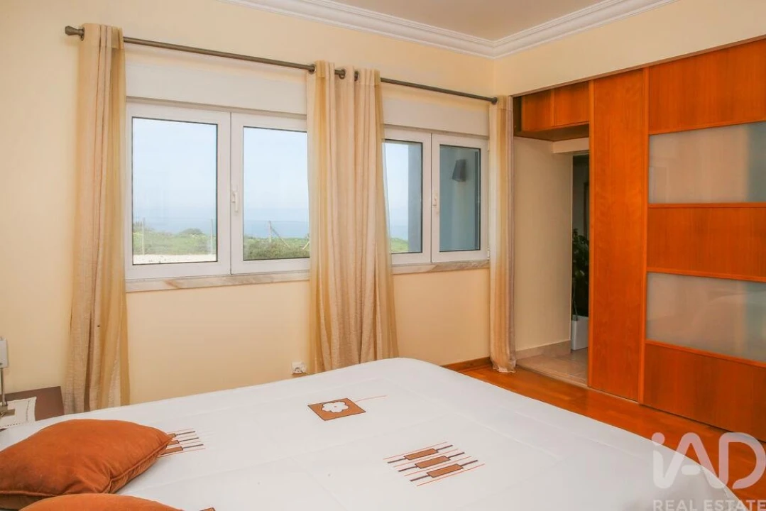 Moradia T2 para Venda em Encarnação Foto 37