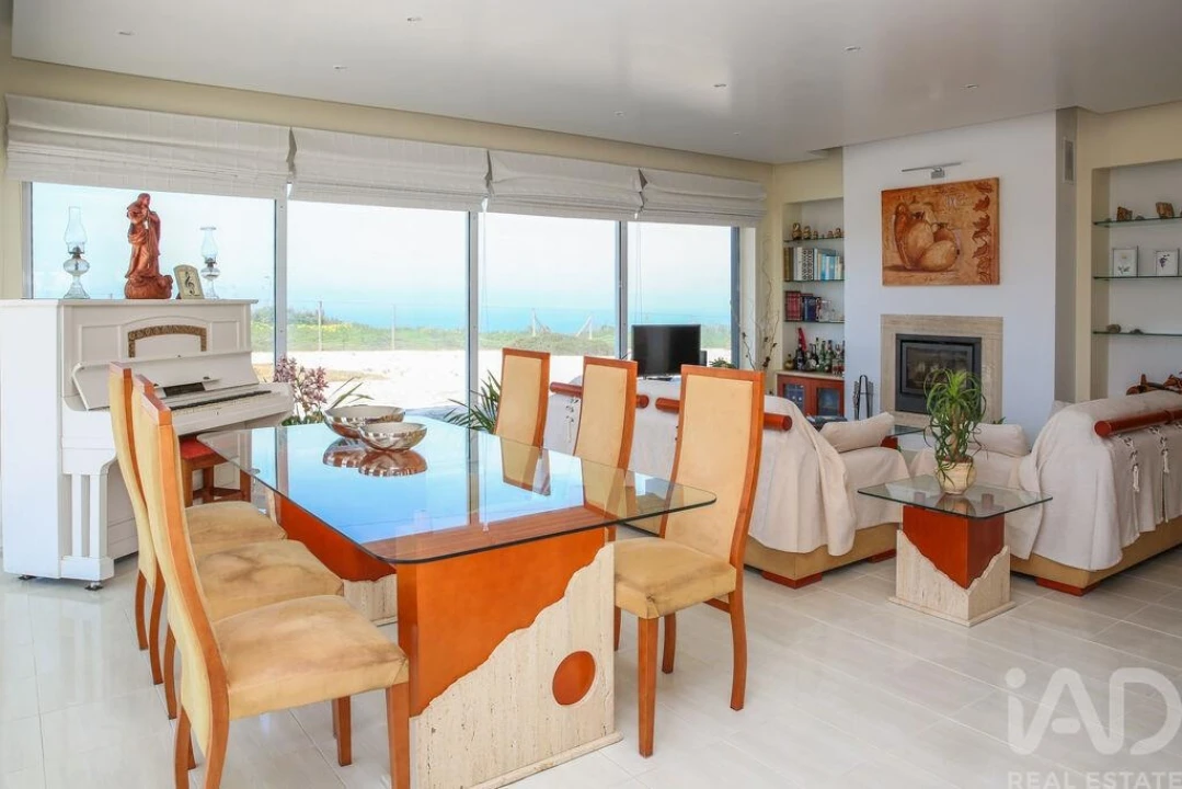 Moradia T2 para Venda em Encarnação Foto 22