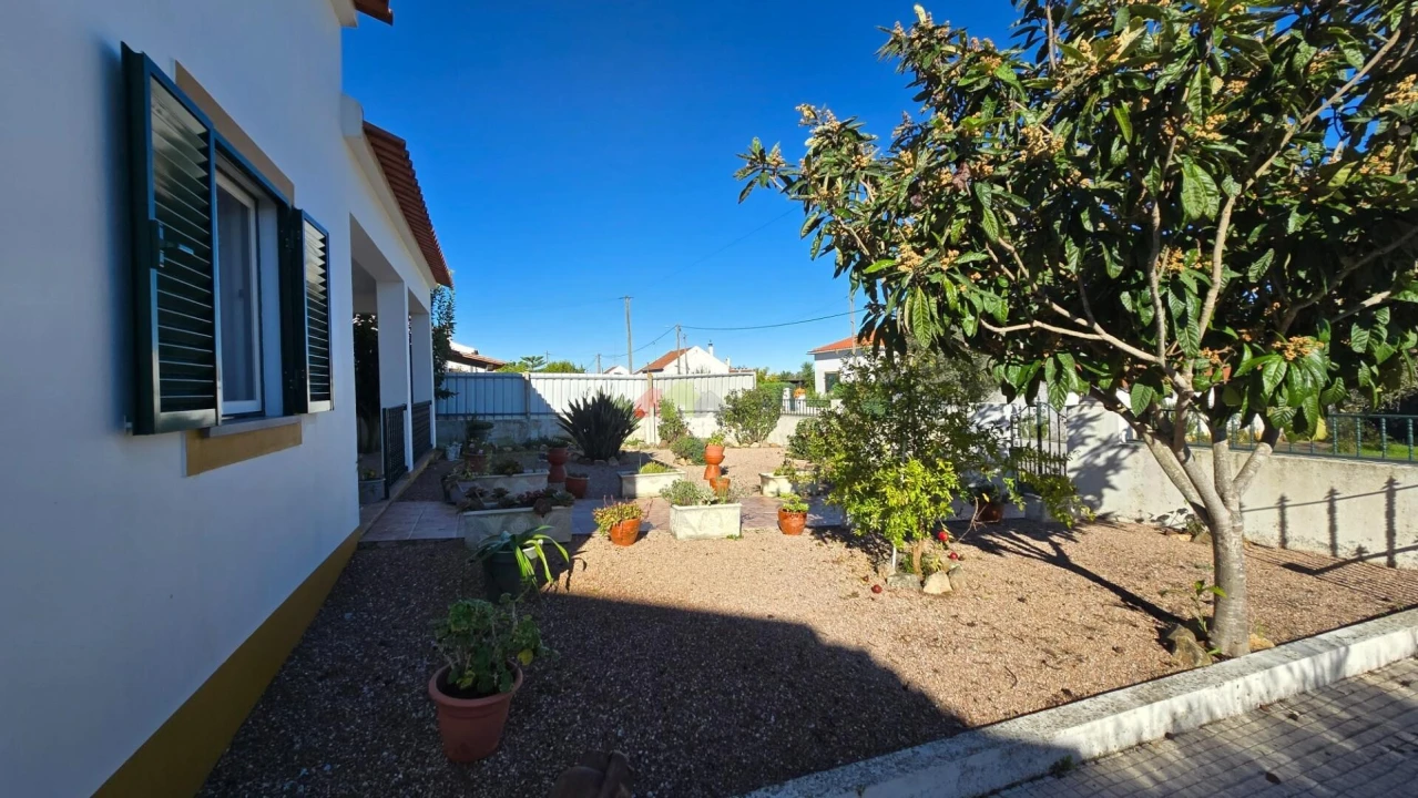 Moradia T3 para Venda em Foros de Vale de Figueira Foto 3