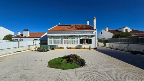 Moradia T3 para Venda em Foros de Vale de Figueira