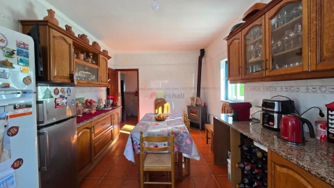 Moradia T3 para Venda em Foros de Vale de Figueira