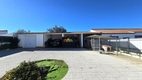 Moradia T3 para Venda em Foros de Vale de Figueira