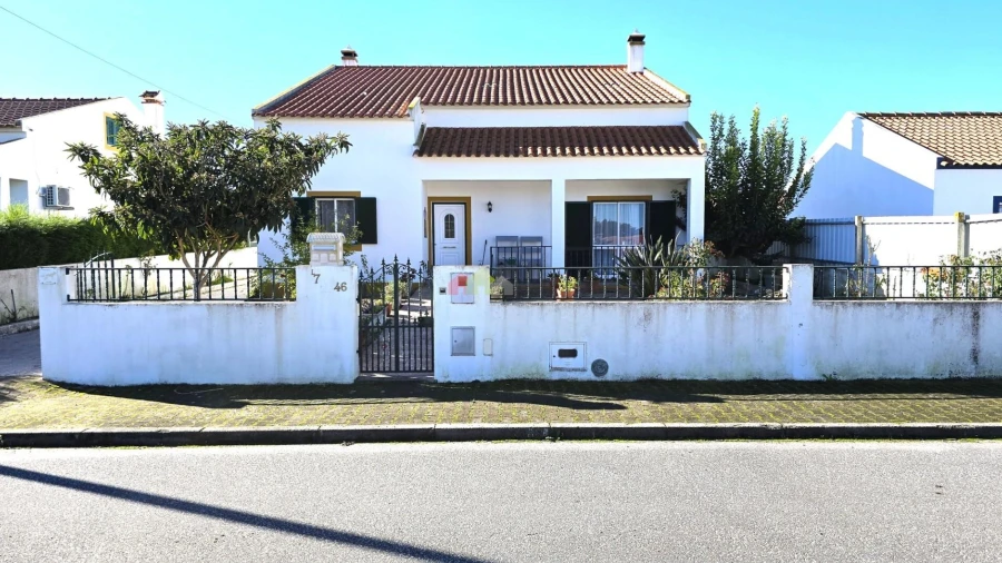 Moradia T3 para Venda em Foros de Vale de Figueira