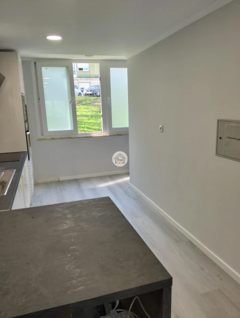 Apartamento T2 para Venda em Benfica