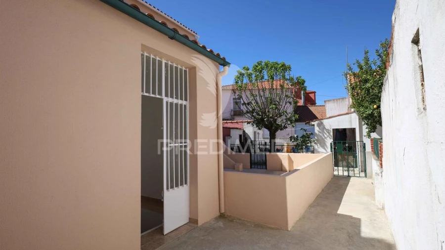 Moradia T1 para Venda em São João Baptista