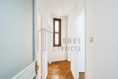 Apartamento T2 para Arrendamento em Aldoar, Foz do Douro e Nevogilde