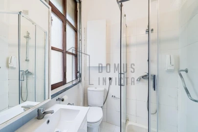 Apartamento T2 para Arrendamento em Aldoar, Foz do Douro e Nevogilde