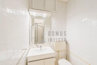 Apartamento T2 para Arrendamento em Aldoar, Foz do Douro e Nevogilde