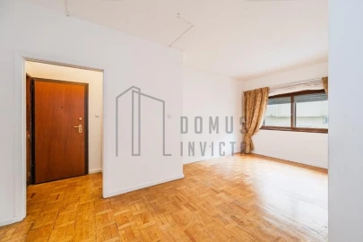 Apartamento T2 para Arrendamento em Aldoar, Foz do Douro e Nevogilde