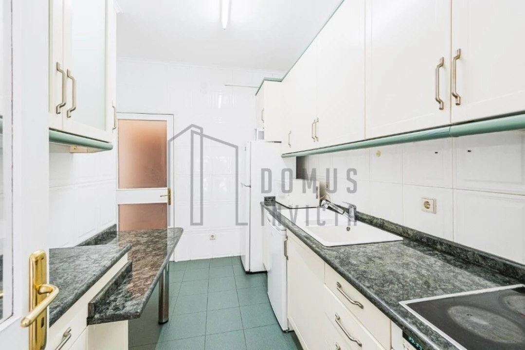 Apartamento T2 para Arrendamento em Aldoar, Foz do Douro e Nevogilde Foto 12