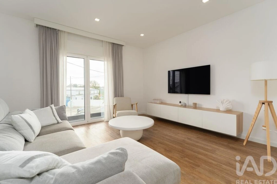 Apartamento T3 para Venda em Marinha Grande Foto 1