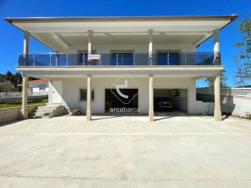 Moradia T3 para Venda em Formariz e Ferreira