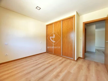 Moradia T3 para Venda em Formariz e Ferreira