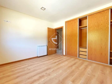 Moradia T3 para Venda em Formariz e Ferreira