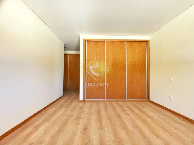 Moradia T3 para Venda em Formariz e Ferreira Foto 6