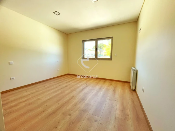 Moradia T3 para Venda em Formariz e Ferreira Foto 7