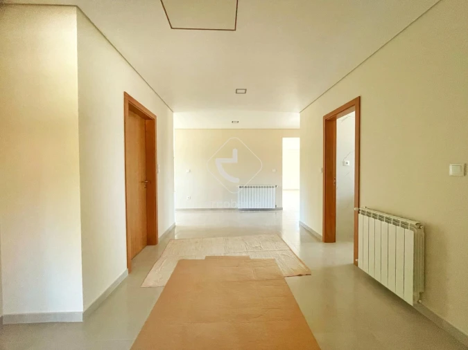 Moradia T3 para Venda em Formariz e Ferreira Foto 16