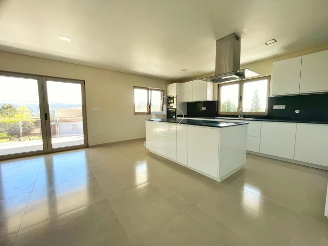 Moradia T3 para Venda em Formariz e Ferreira Foto 19