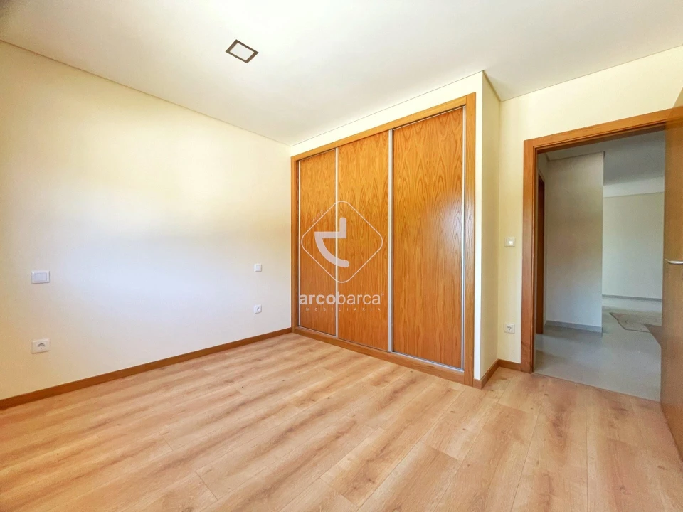 Moradia T3 para Venda em Formariz e Ferreira Foto 11