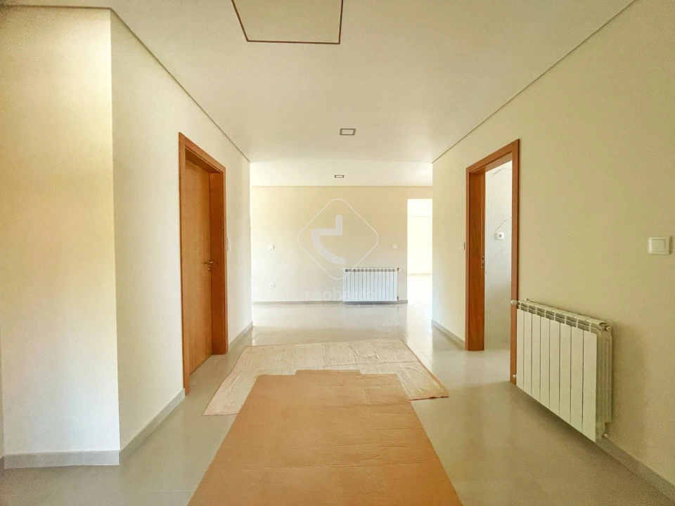 Moradia T3 para Venda em Formariz e Ferreira Foto 16