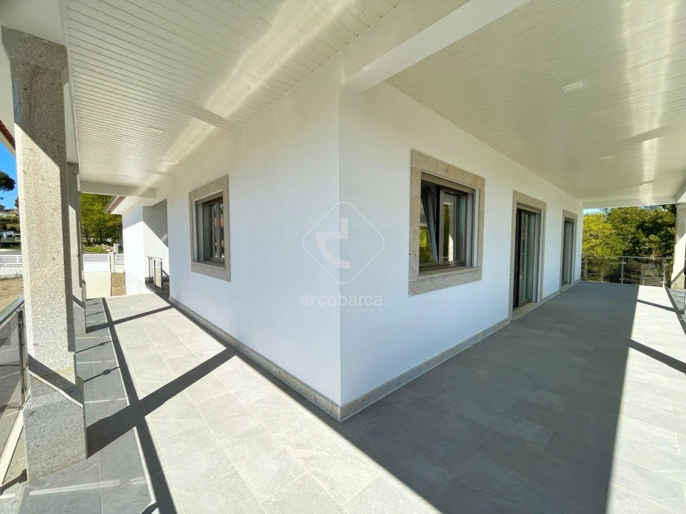 Moradia T3 para Venda em Formariz e Ferreira Foto 24