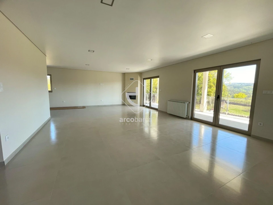 Moradia T3 para Venda em Formariz e Ferreira Foto 22