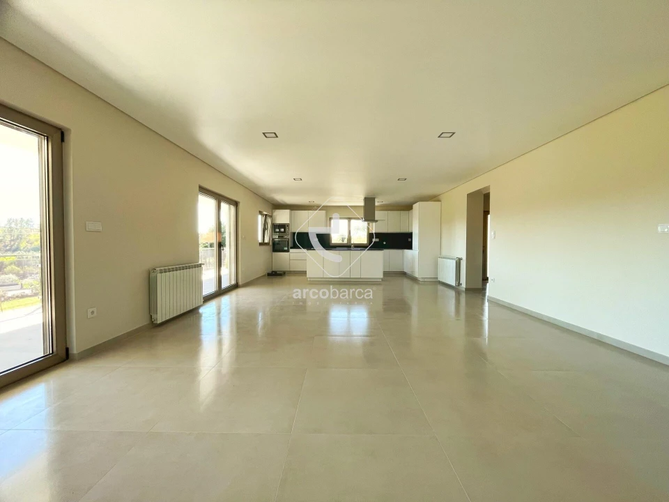 Moradia T3 para Venda em Formariz e Ferreira Foto 18