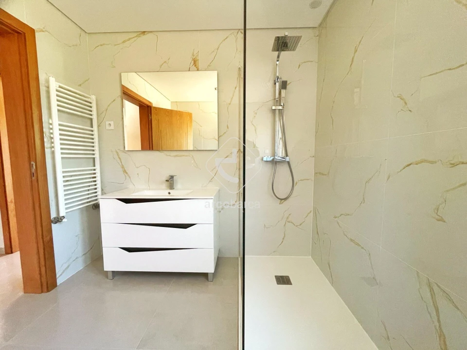 Moradia T3 para Venda em Formariz e Ferreira Foto 15