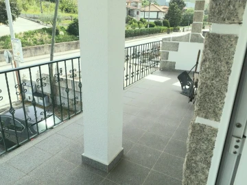 Moradia T3 para Venda em Avessadas e Rosém