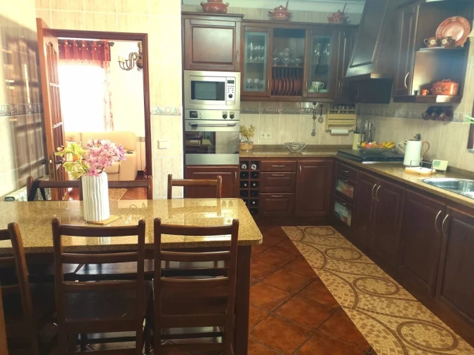 Moradia T3 para Venda em Avessadas e Rosém Foto 2