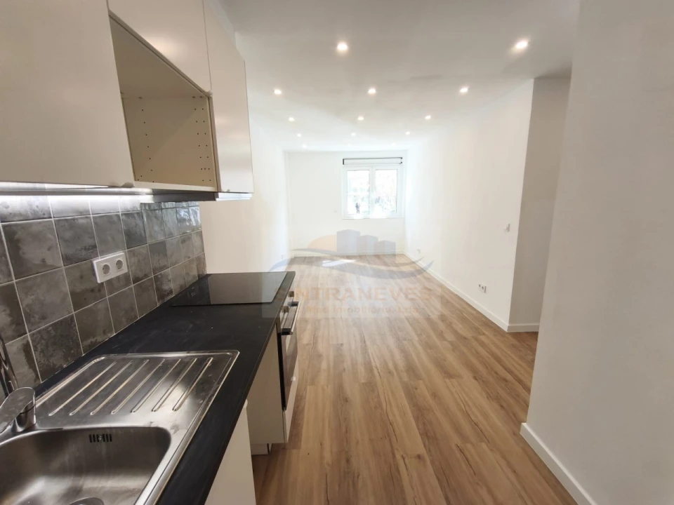 Apartamento T2 para Venda em Odivelas Foto 1