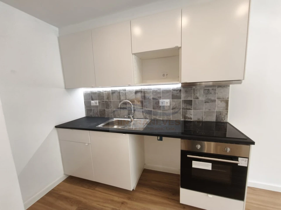 Apartamento T2 para Venda em Odivelas Foto 2